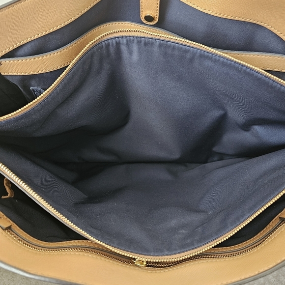 Tory Burch Tan Robinson Tote Bag w/ Extra Bag Charm - Picture 9 of 13